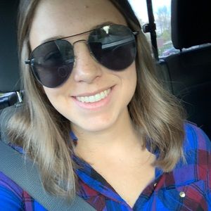 Meet your Posher, Brianna